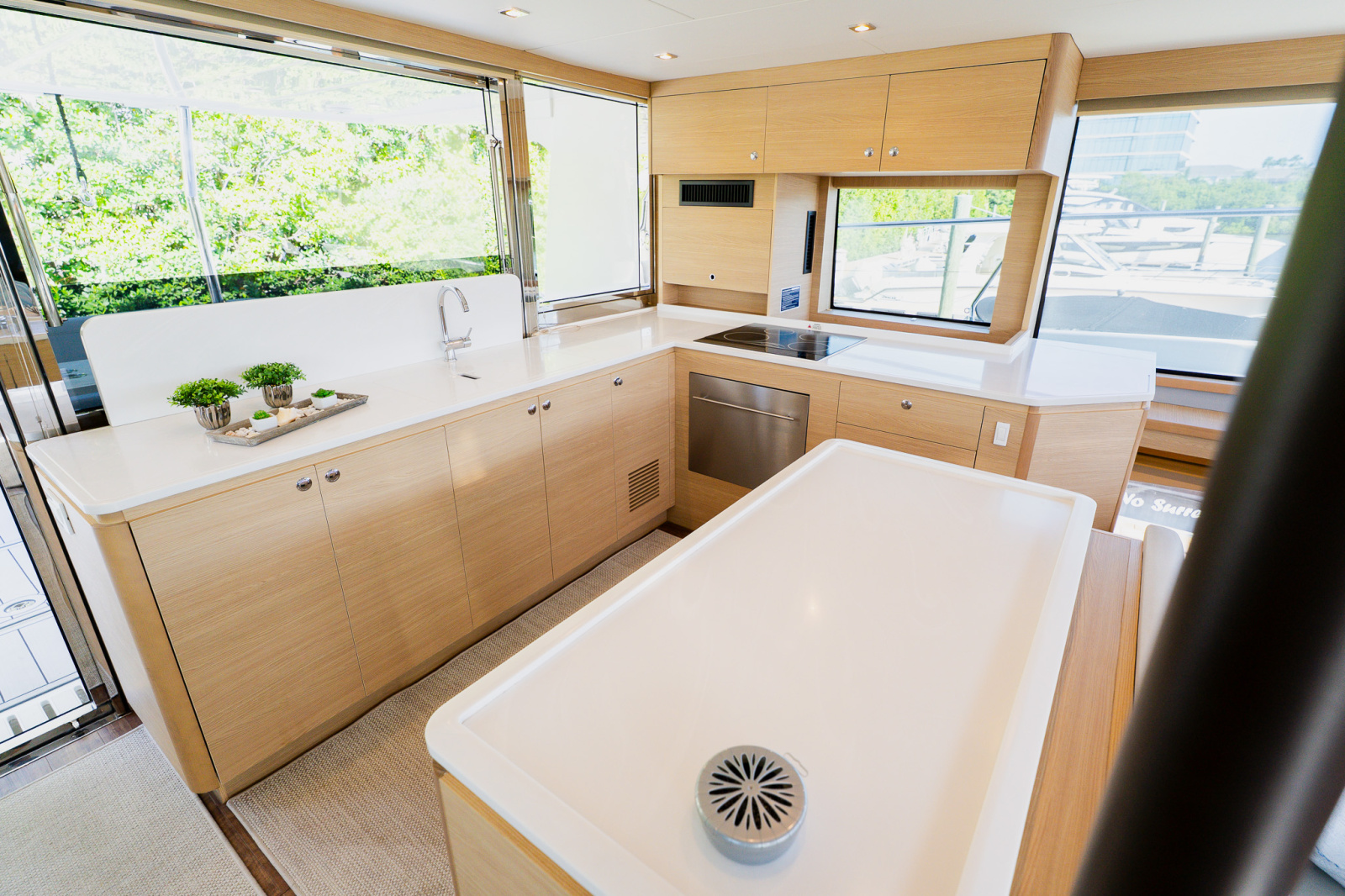 2022 Aquila 54 YACHT