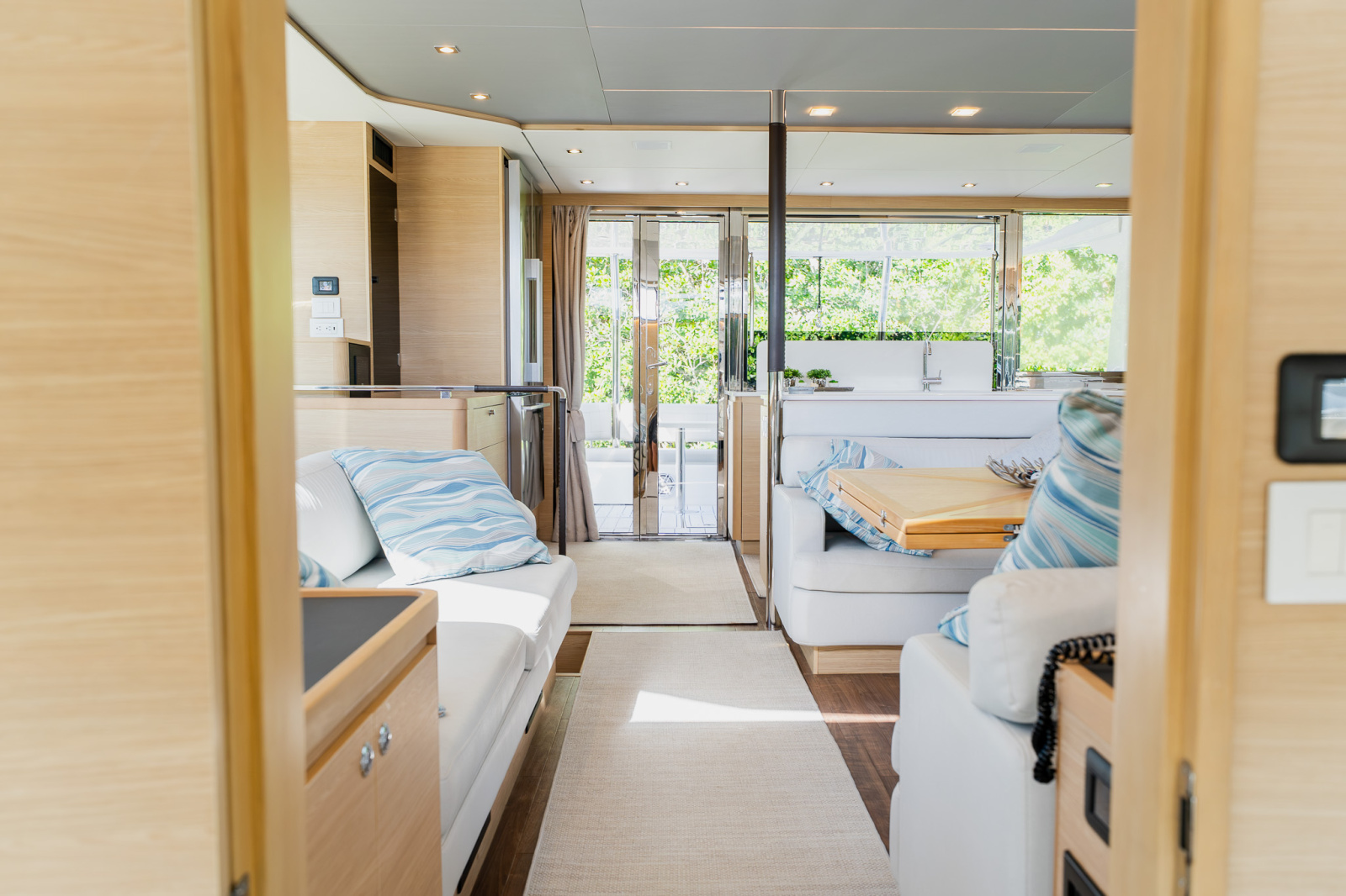 2022 Aquila 54 YACHT