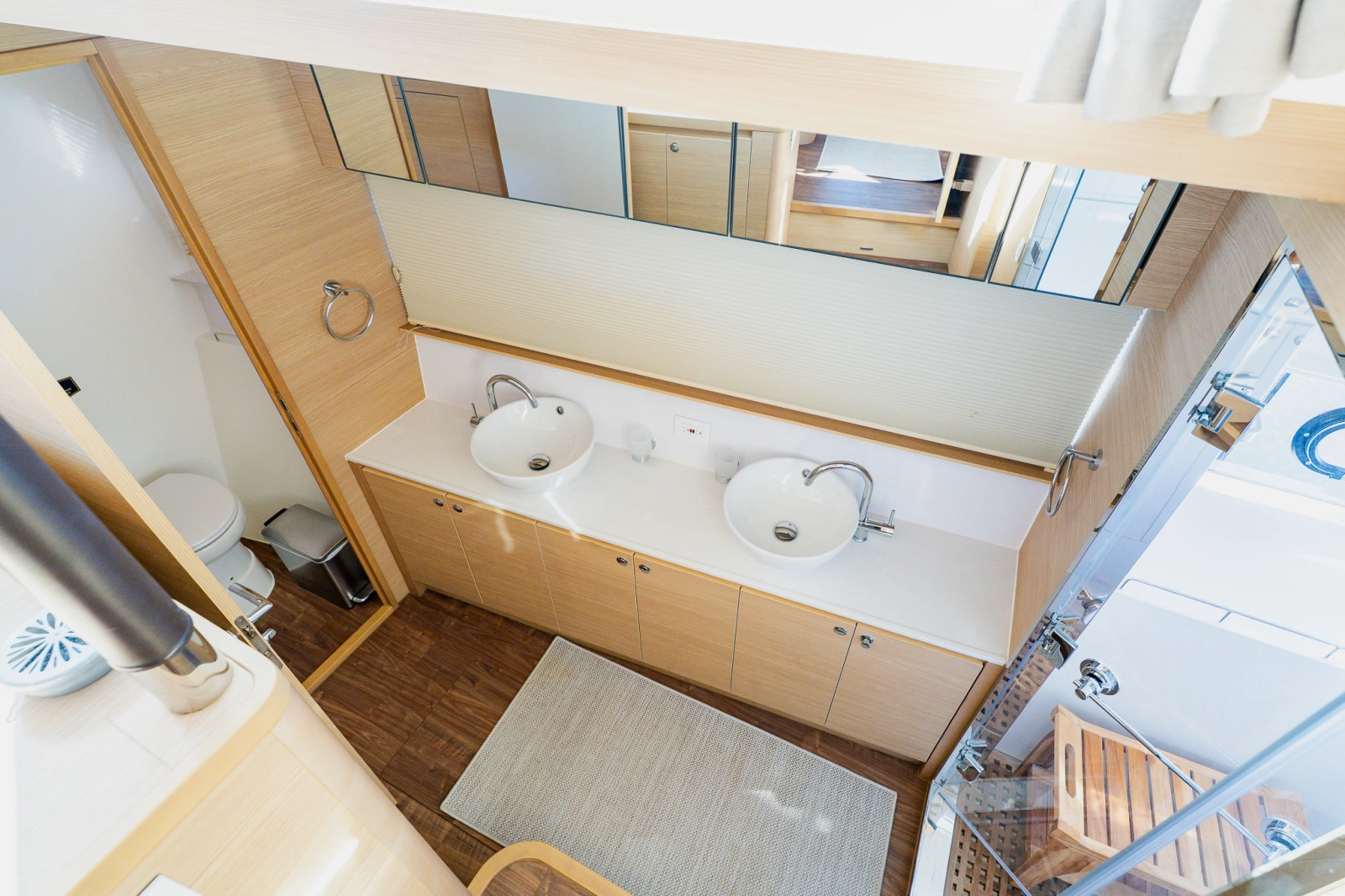 2022 Aquila 54 YACHT