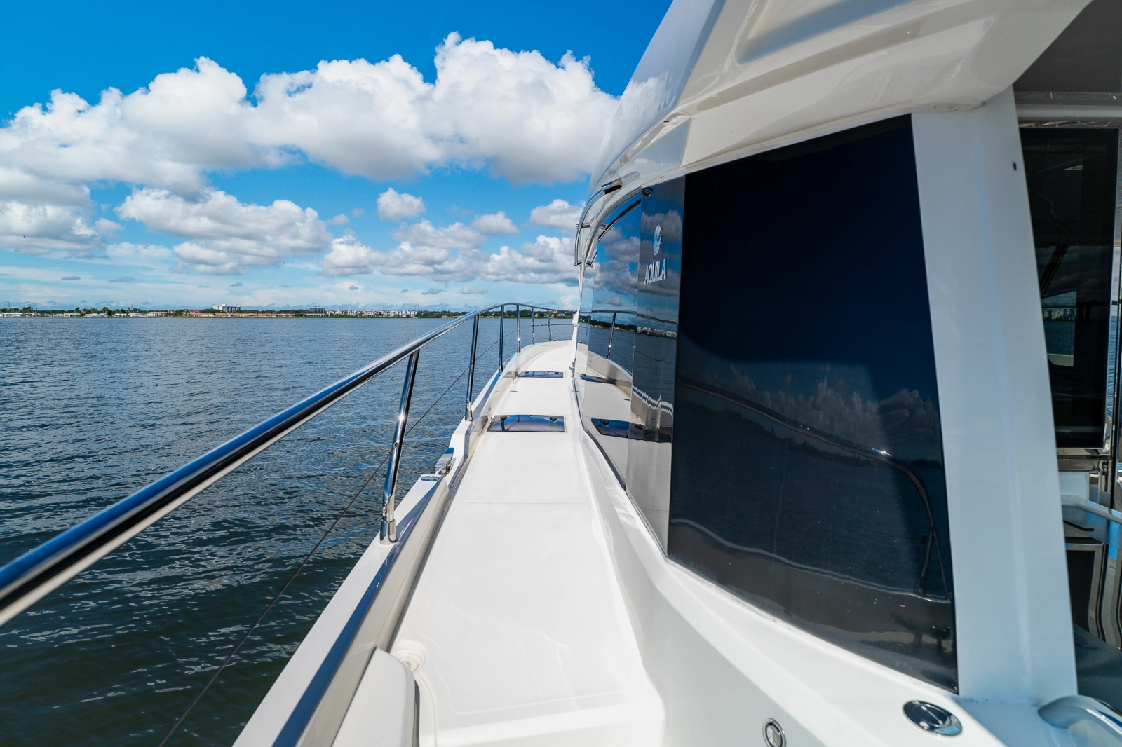 2022 Aquila 54 YACHT