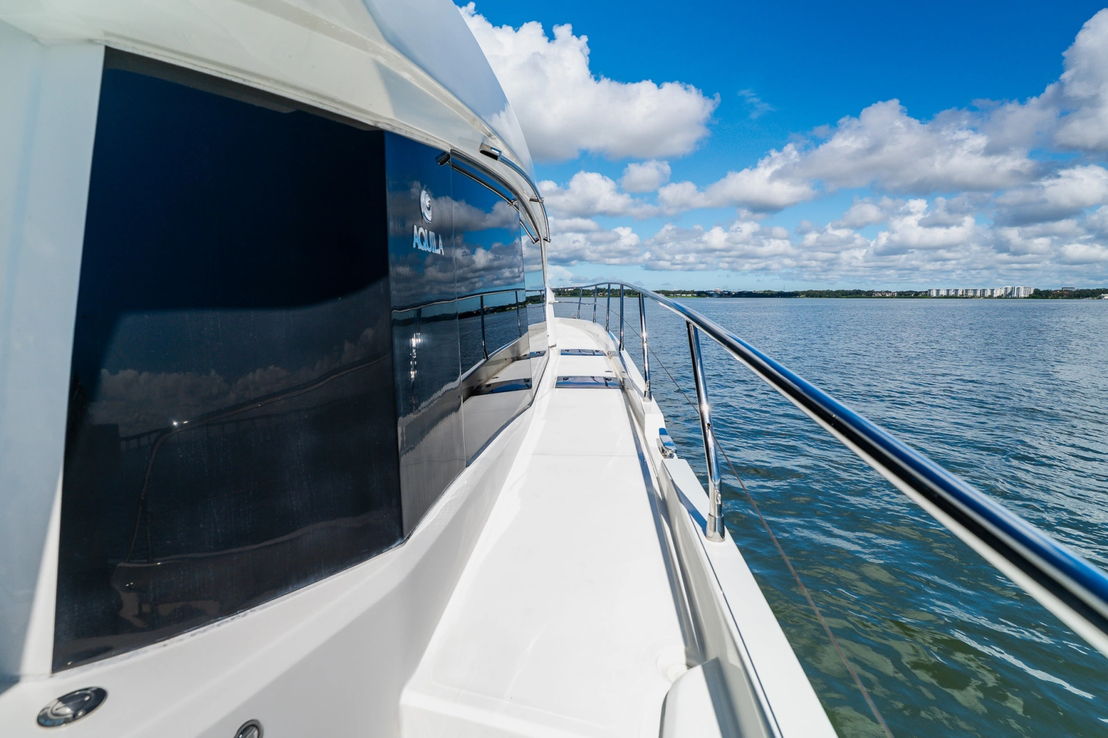 2022 Aquila 54 YACHT
