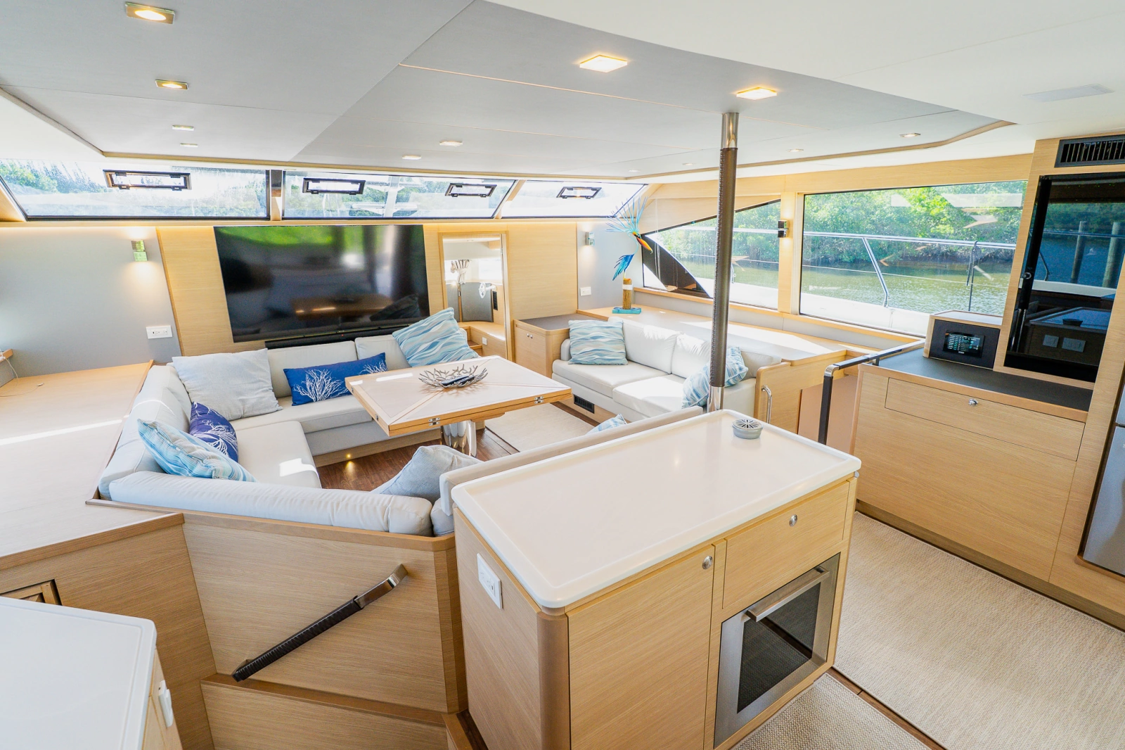 2022 Aquila 54 YACHT