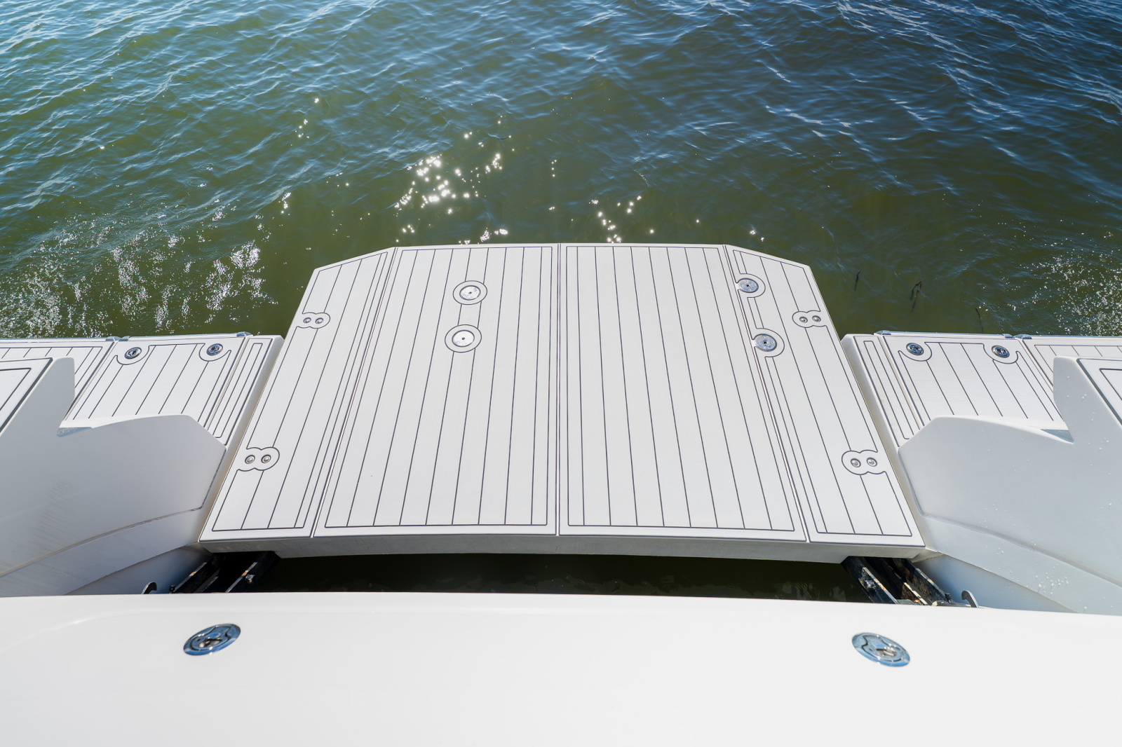 2022 Aquila 54 YACHT