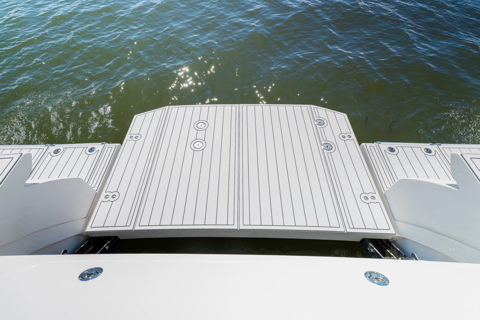 2022 Aquila 54 YACHT