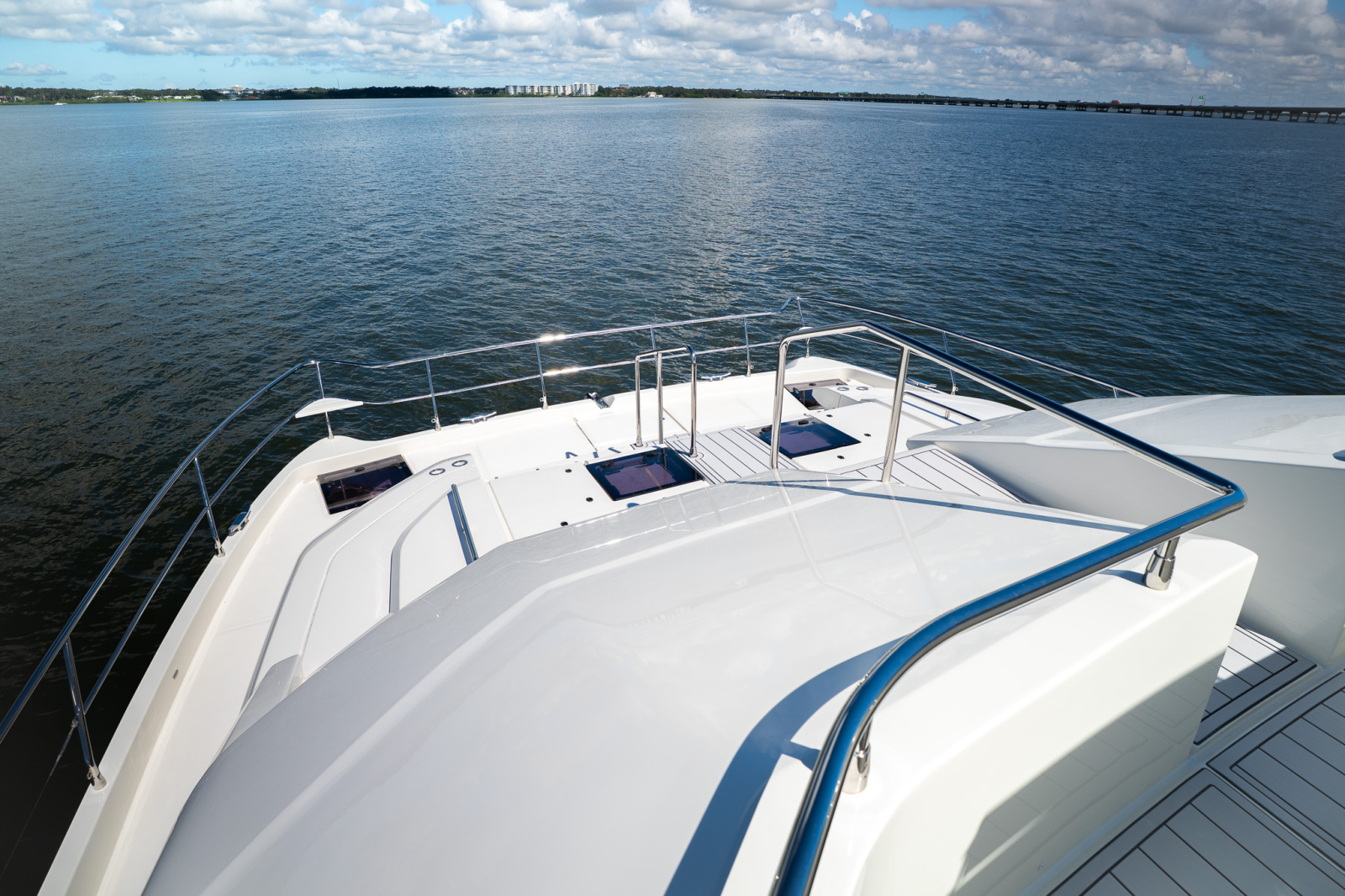 2022 Aquila 54 YACHT