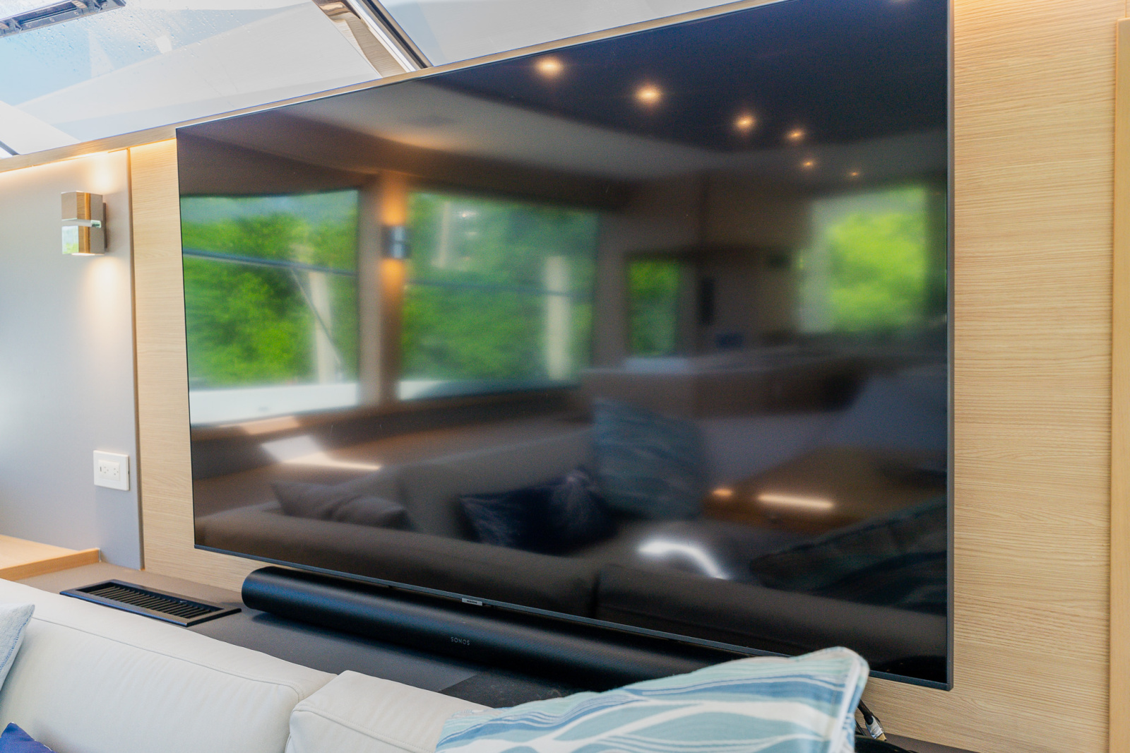 2022 Aquila 54 YACHT
