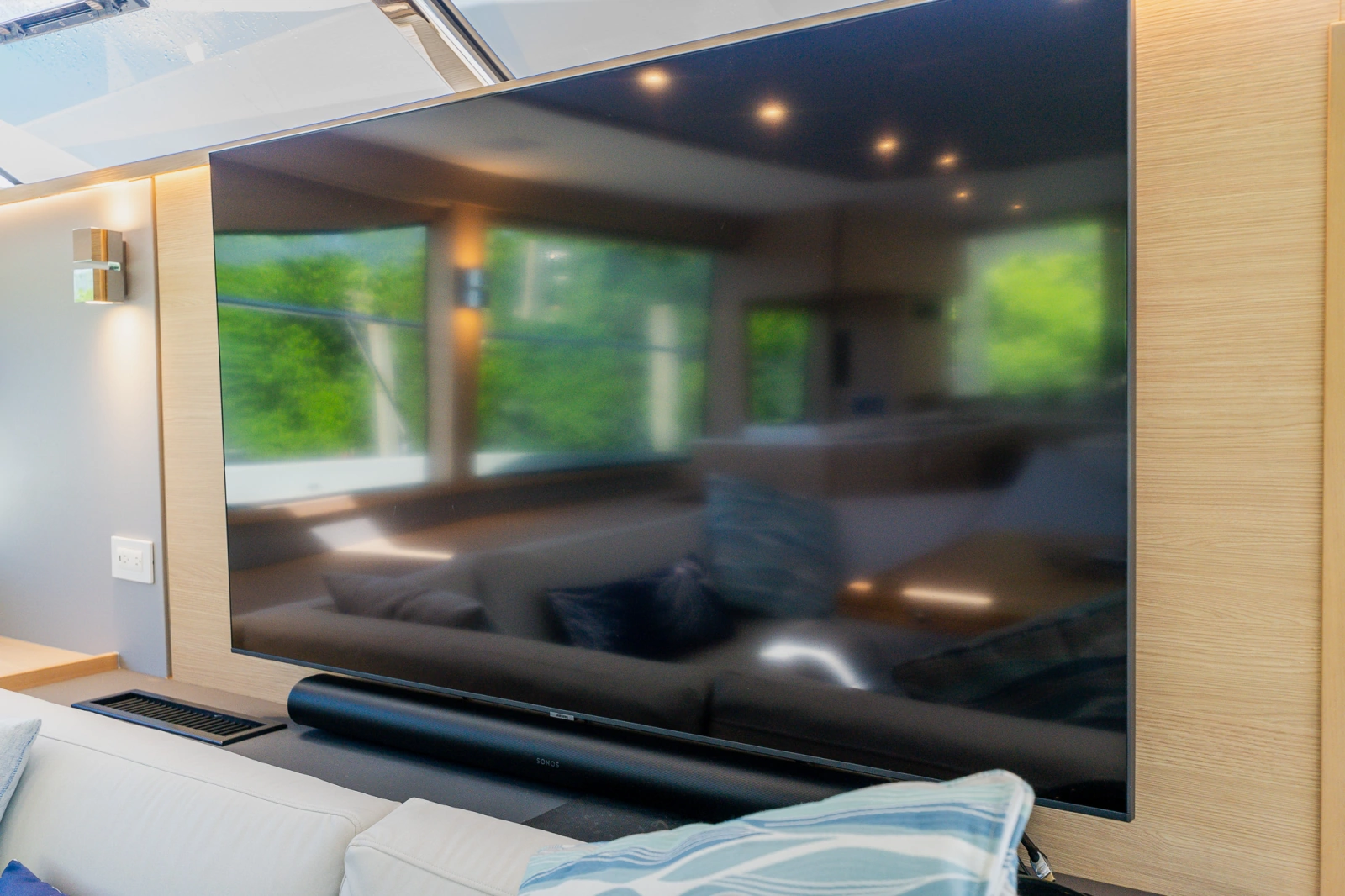 2022 Aquila 54 YACHT