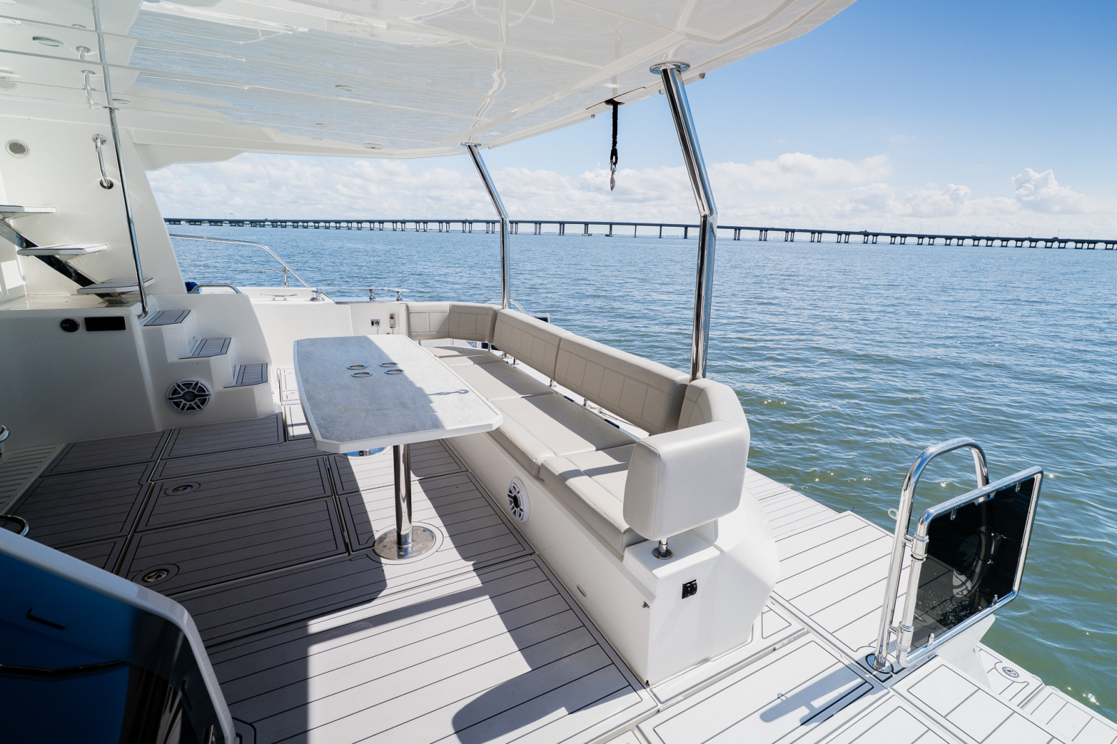 2022 Aquila 54 YACHT