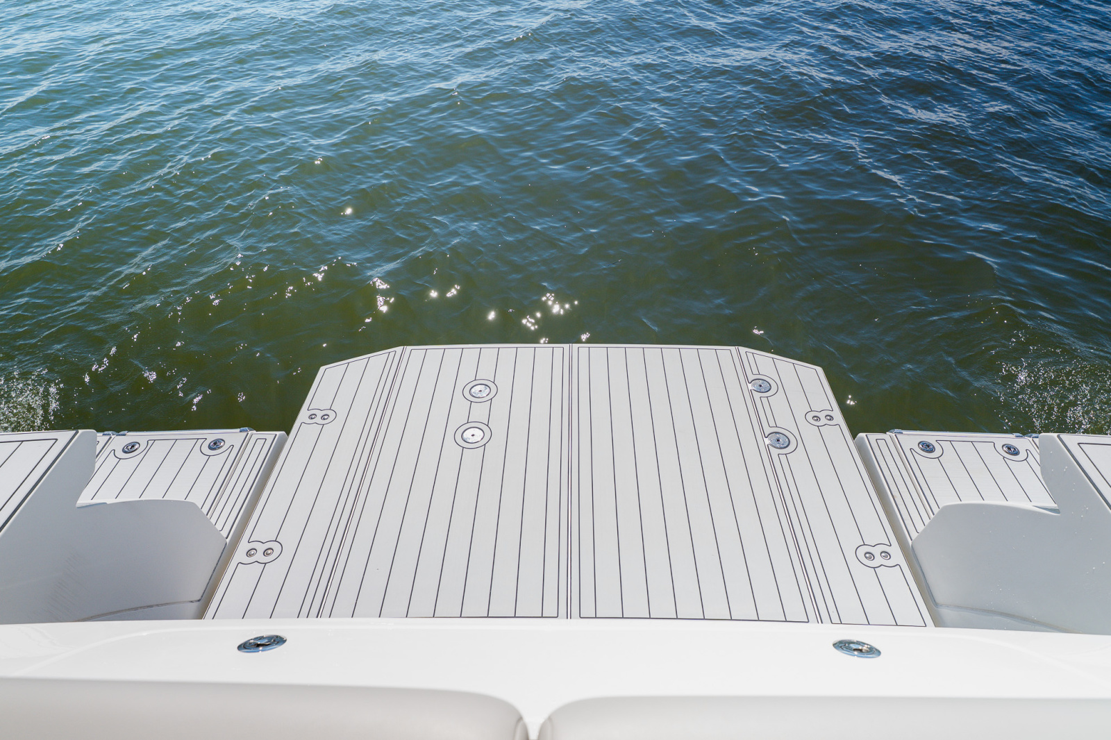 2022 Aquila 54 YACHT