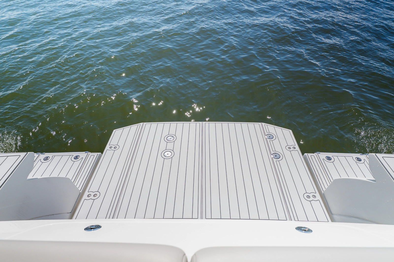 2022 Aquila 54 YACHT