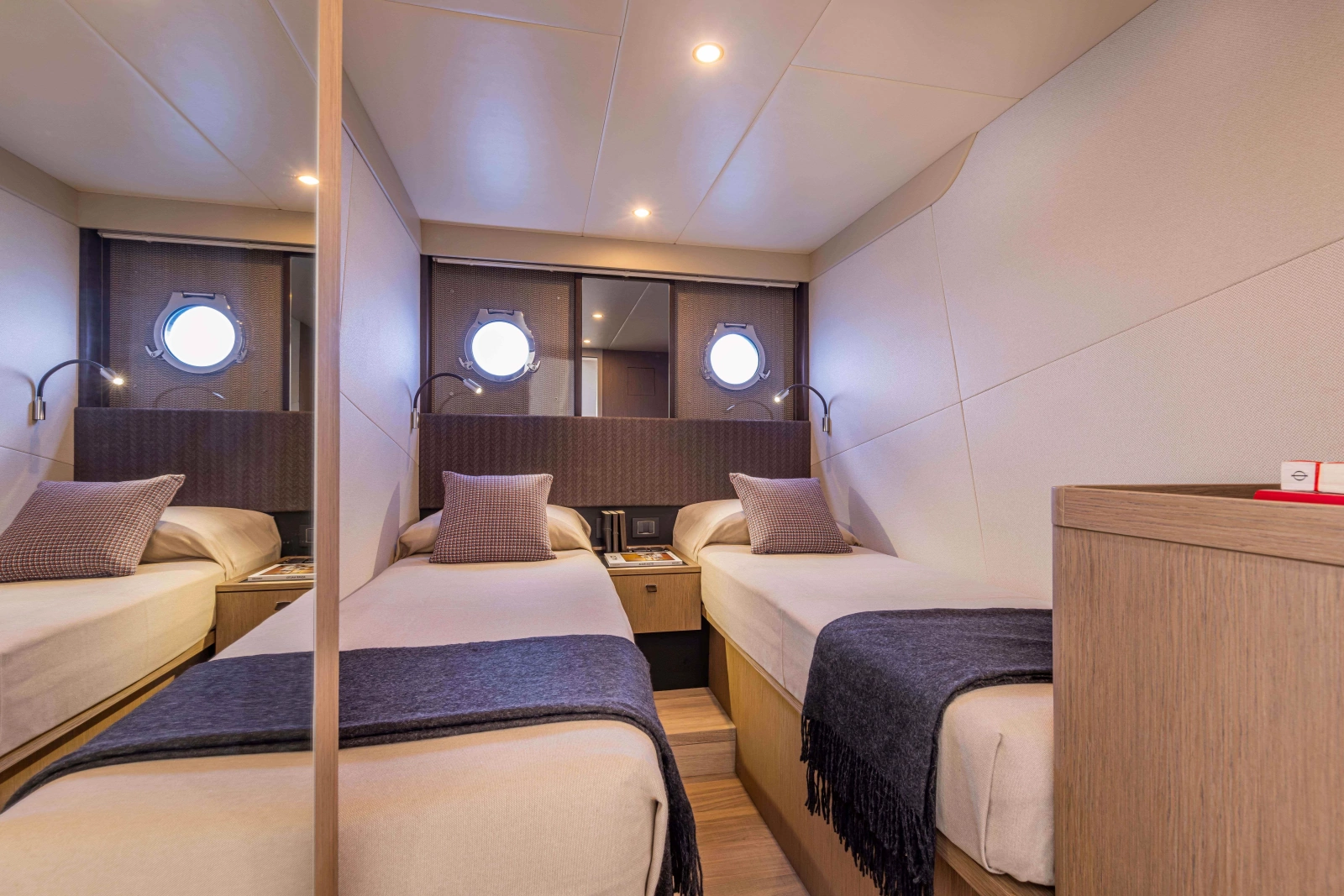 56 FLY 56ft Absolute Yacht For Sale