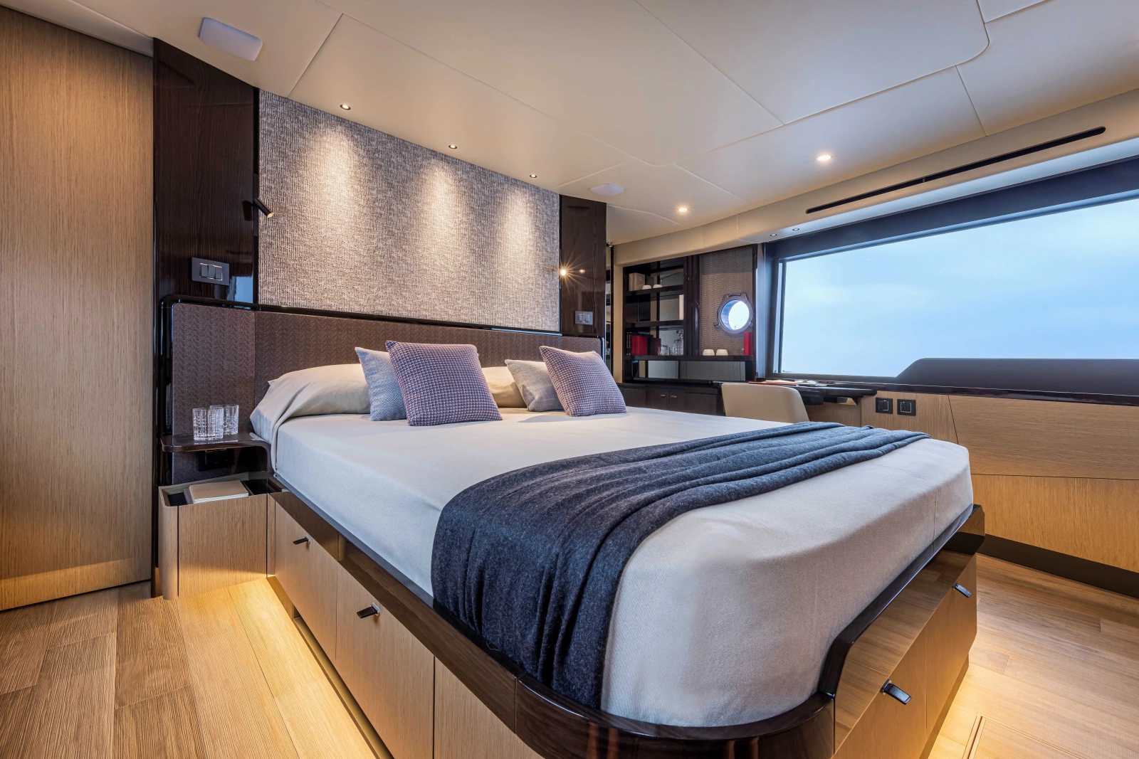 56 FLY 56ft Absolute Yacht For Sale