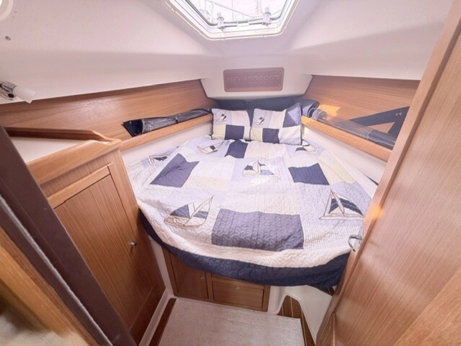 2009 Catalina 387