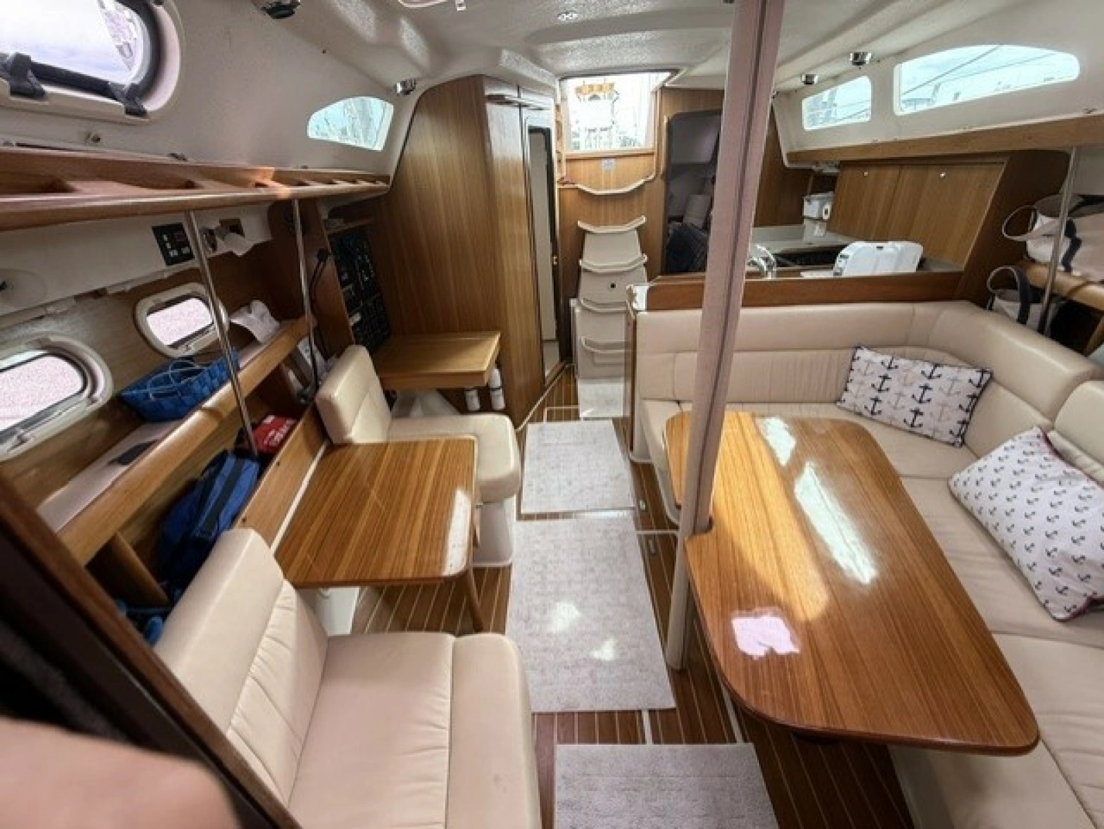 2009 Catalina 387