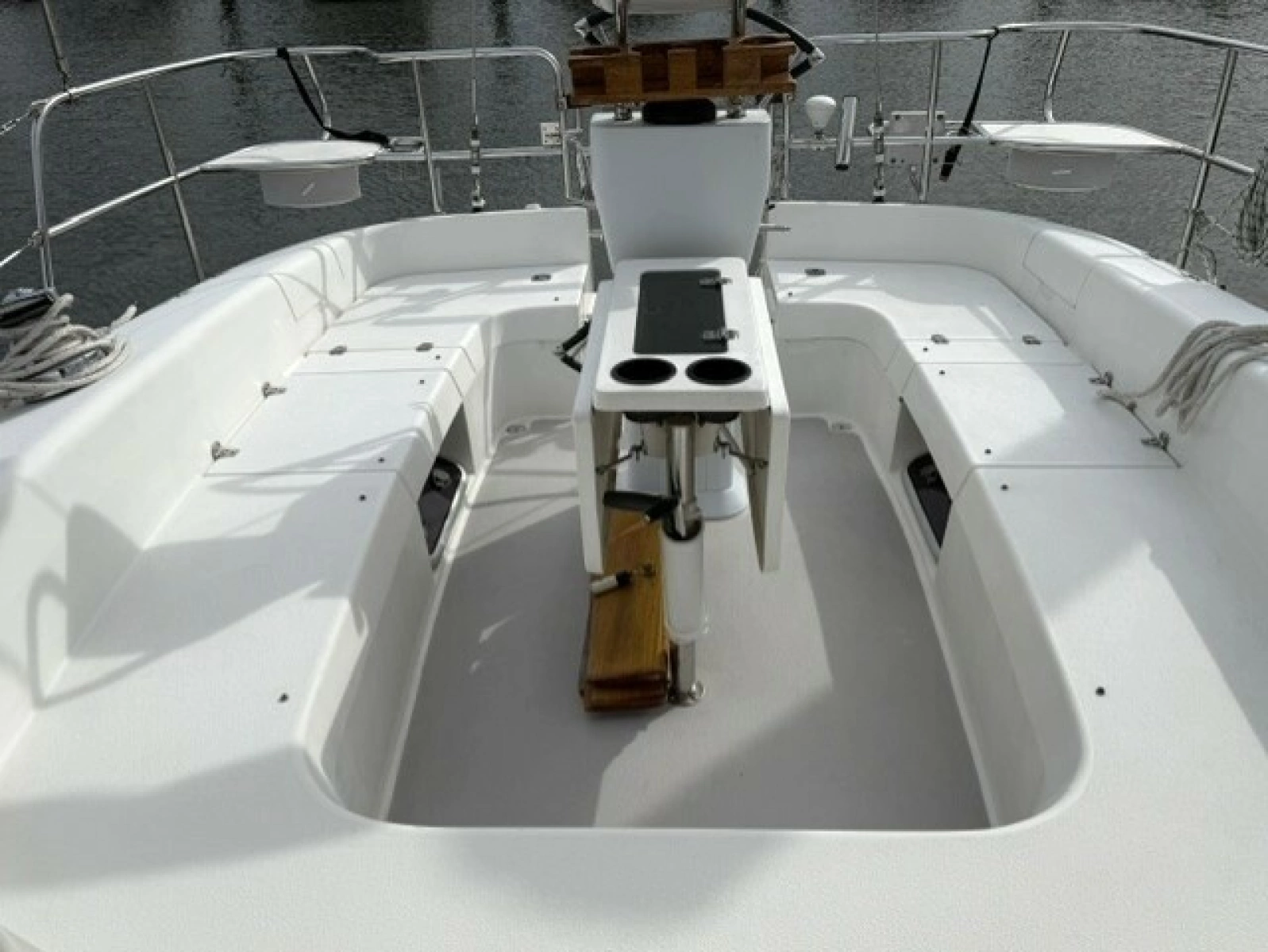 2009 Catalina 387