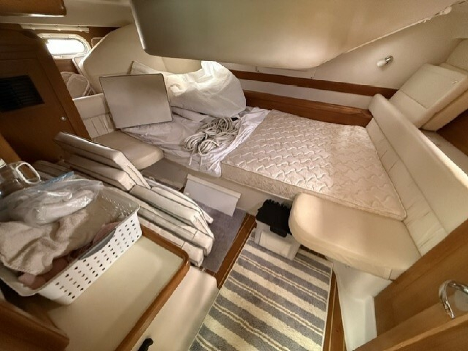 2009 Catalina 387
