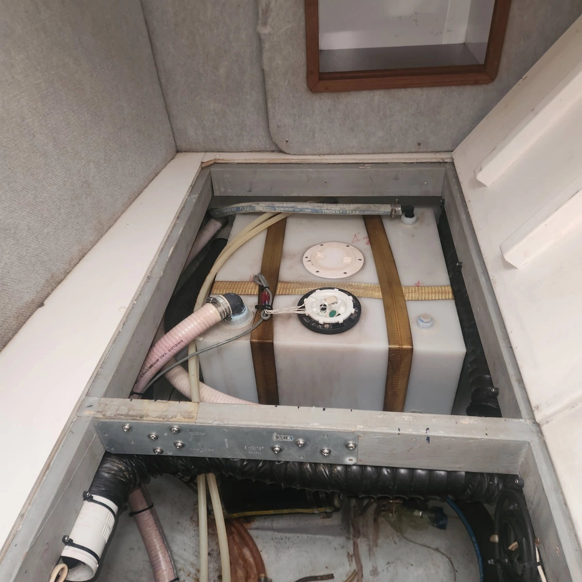 42 Holding Tank Starboard 26.8 Gal