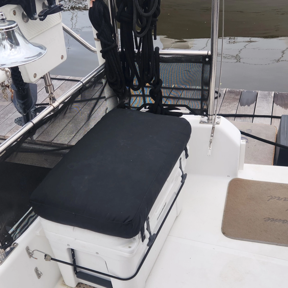 12 Cooler Port Stern