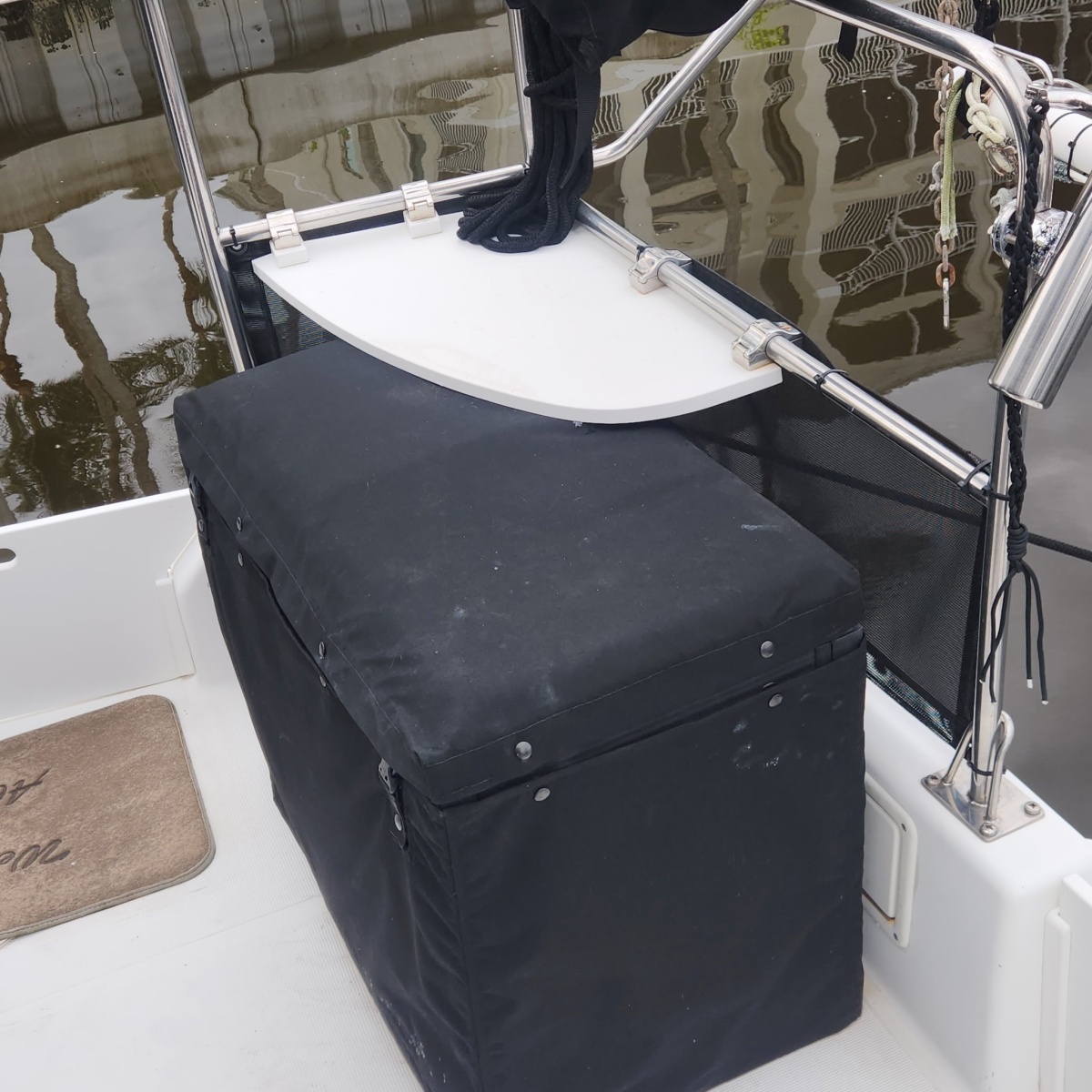13 Cooler Starboard Stern