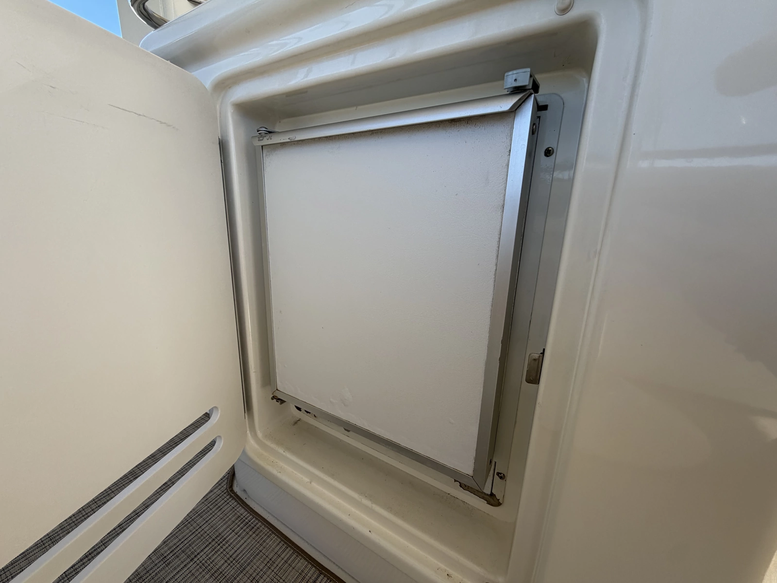 2000 Sea Ray 380 Aft Cabin