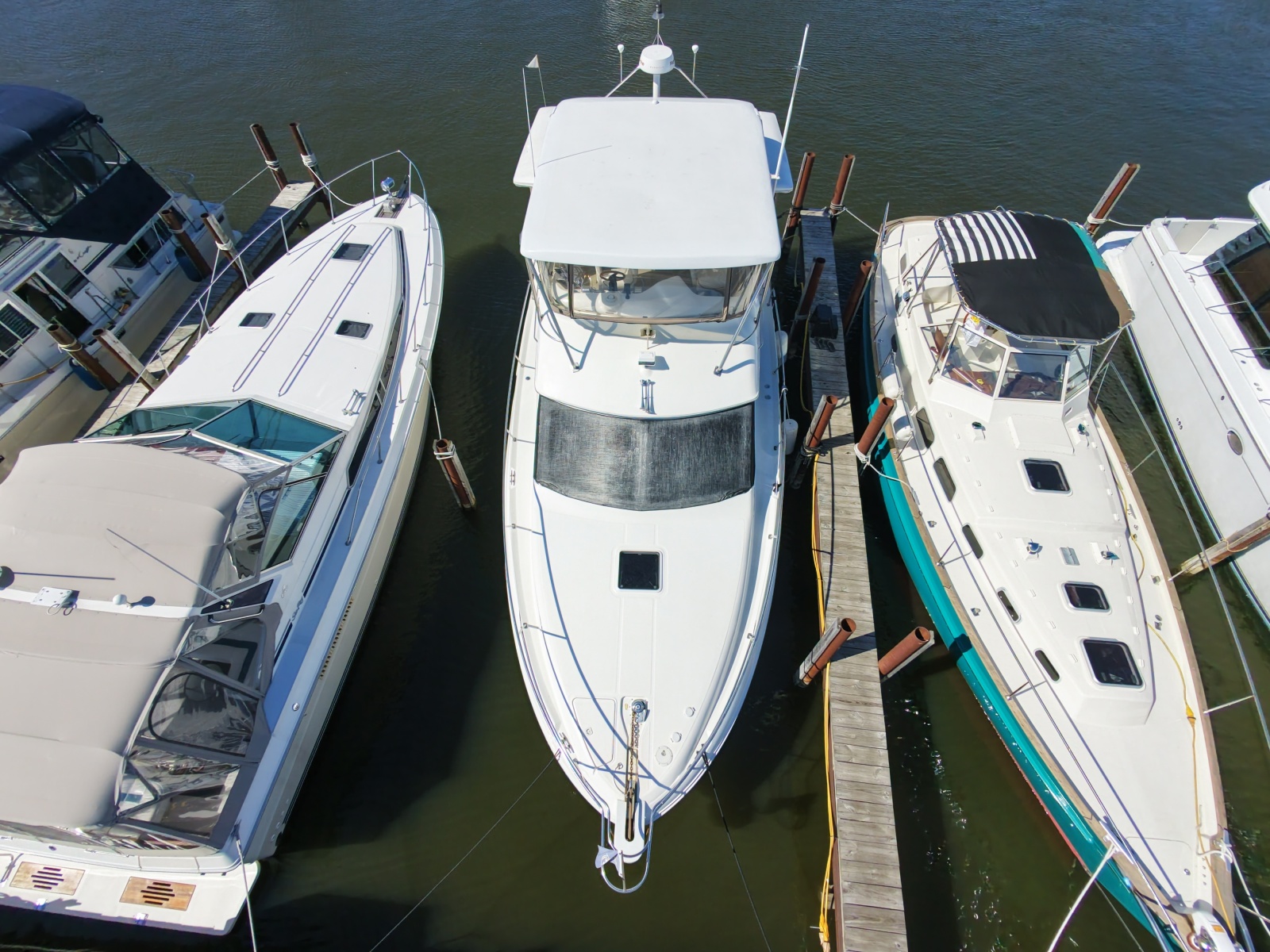 2000 Sea Ray 380 Aft Cabin