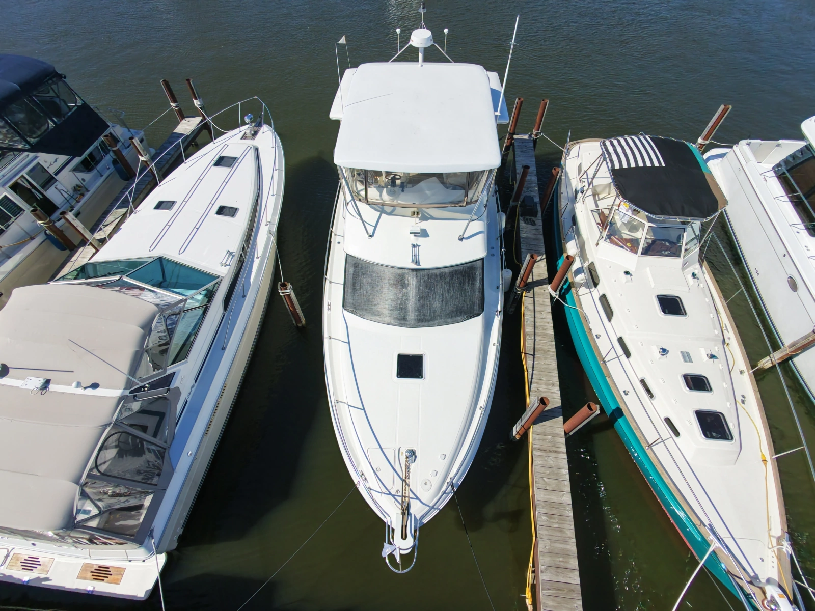 2000 Sea Ray 380 Aft Cabin