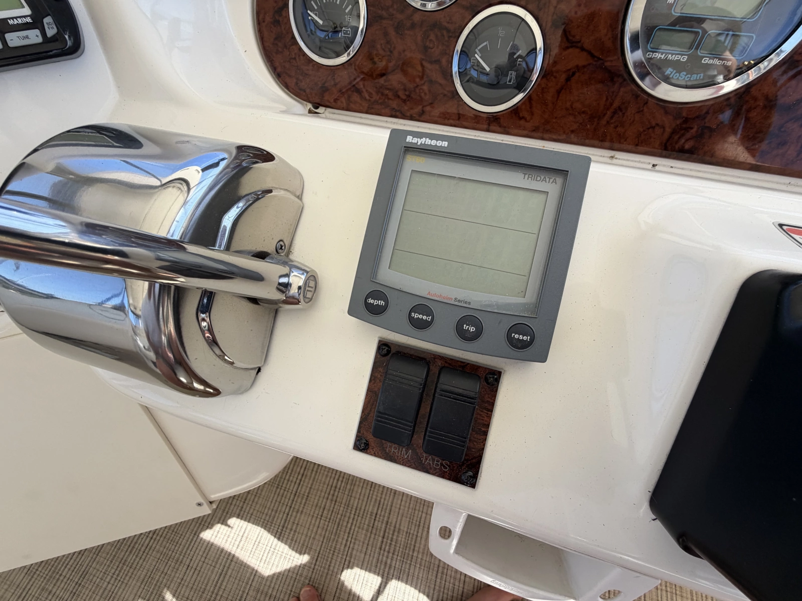 2000 Sea Ray 380 Aft Cabin
