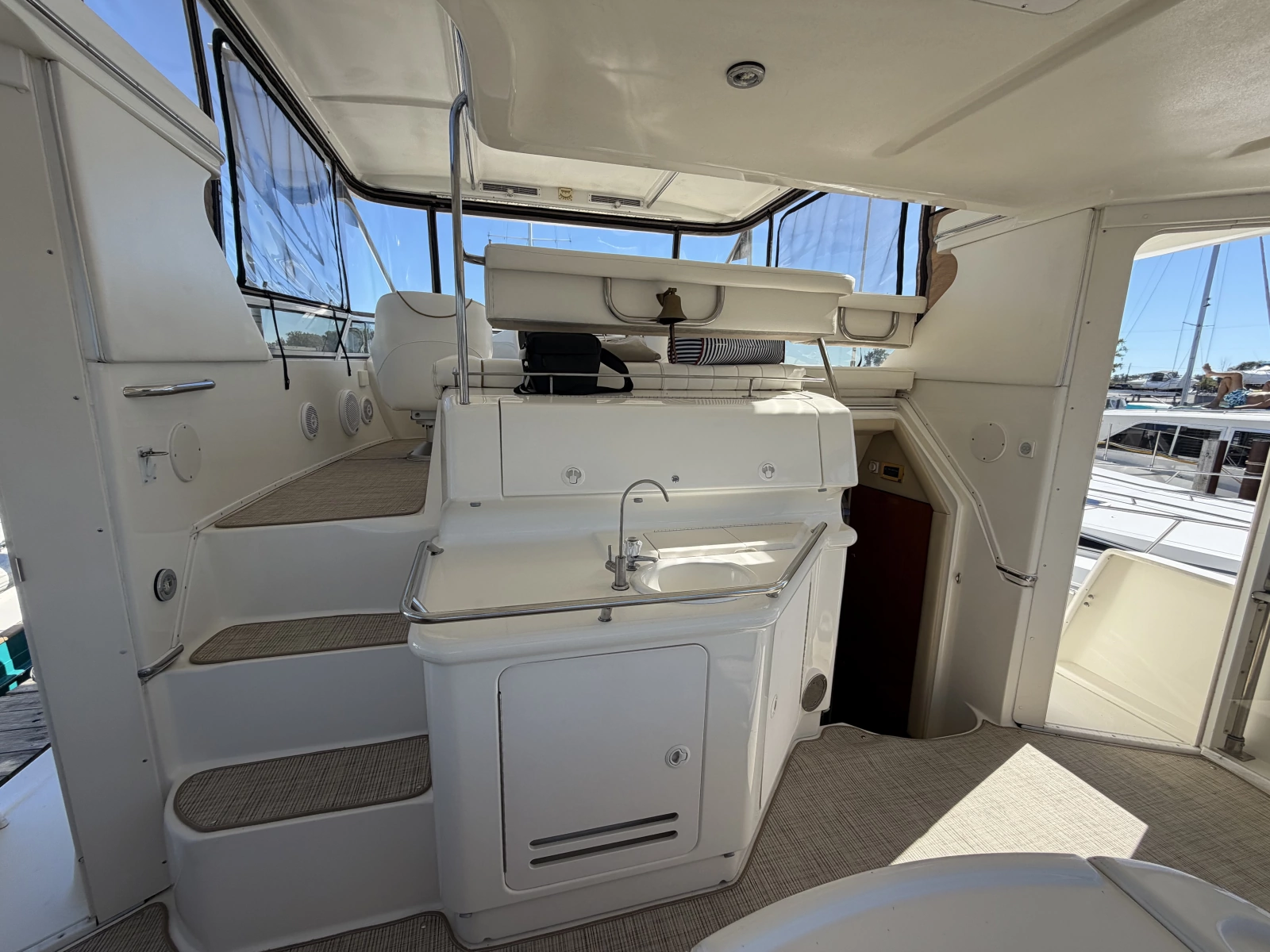 2000 Sea Ray 380 Aft Cabin
