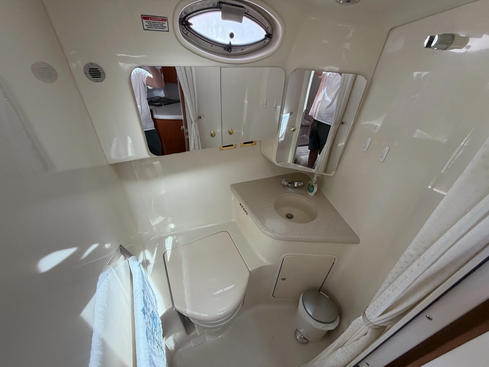 2000 Sea Ray 380 Aft Cabin