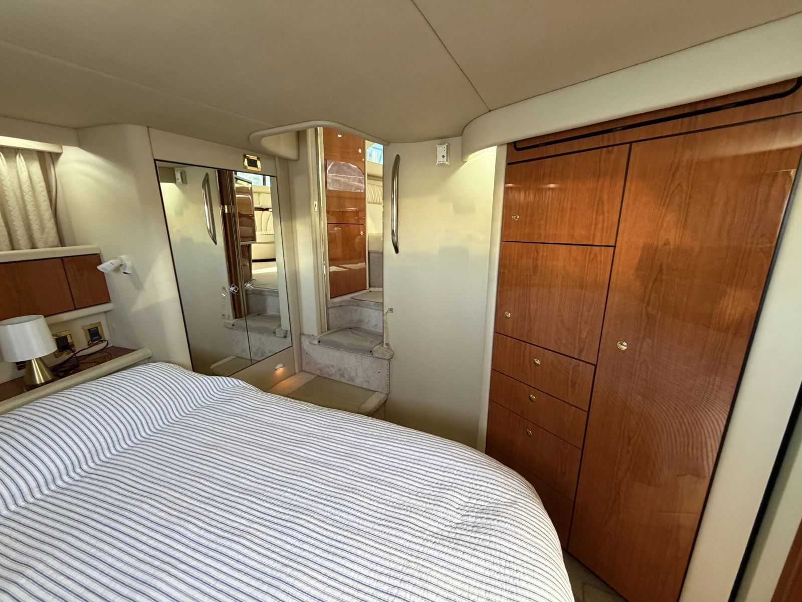 2000 Sea Ray 380 Aft Cabin