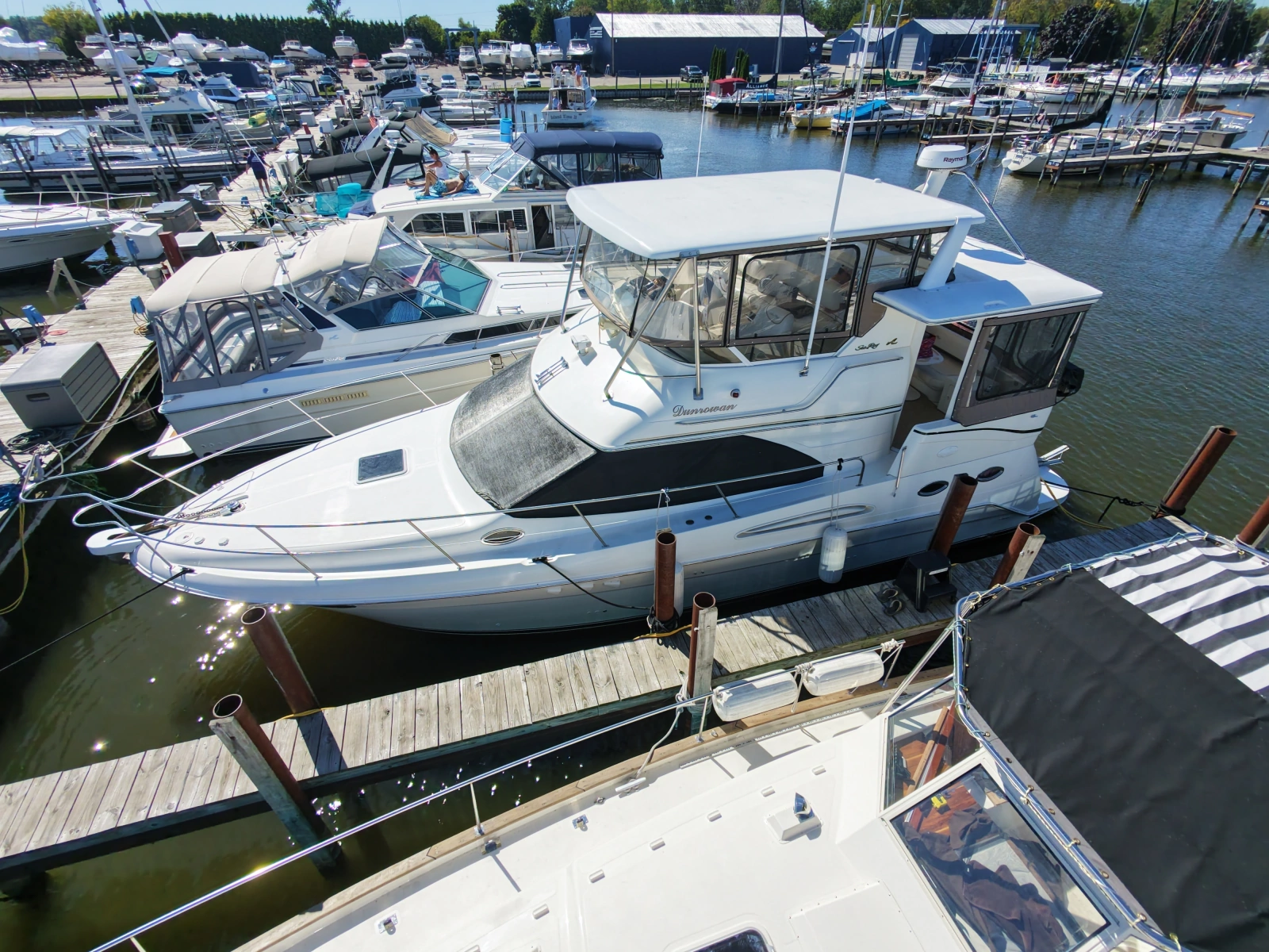 2000 Sea Ray 380 Aft Cabin