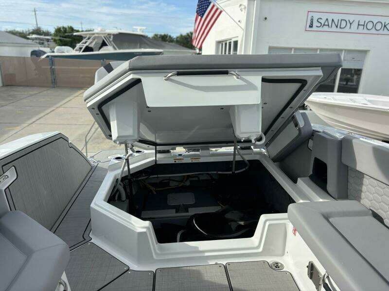 29ft Four Winns Yacht For Sale