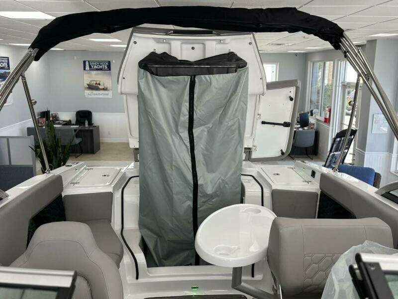 22ft Four Winns Yacht For Sale