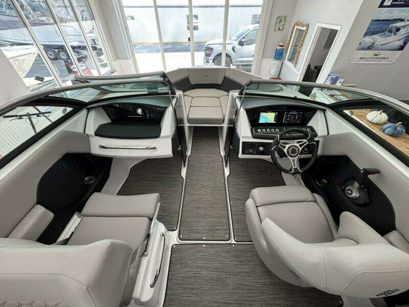 22ft Four Winns Yacht For Sale