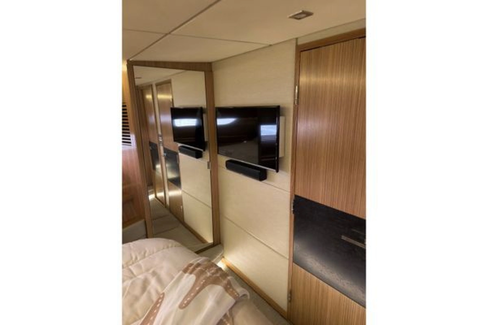 2018 Sea Ray L590