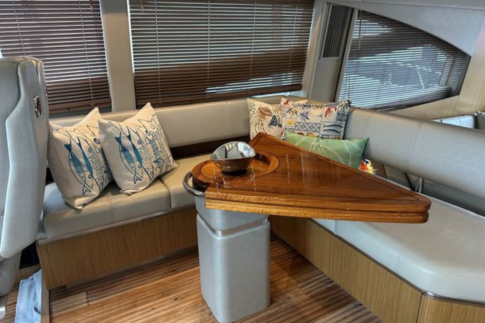 2018 Sea Ray L590