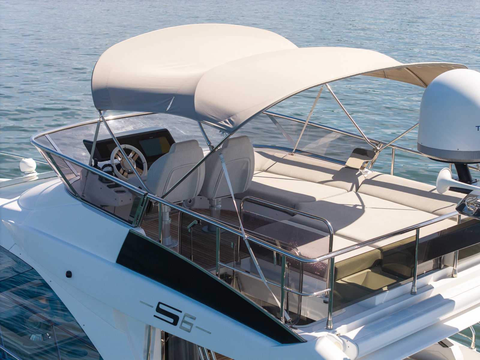 2022 Azimut S6