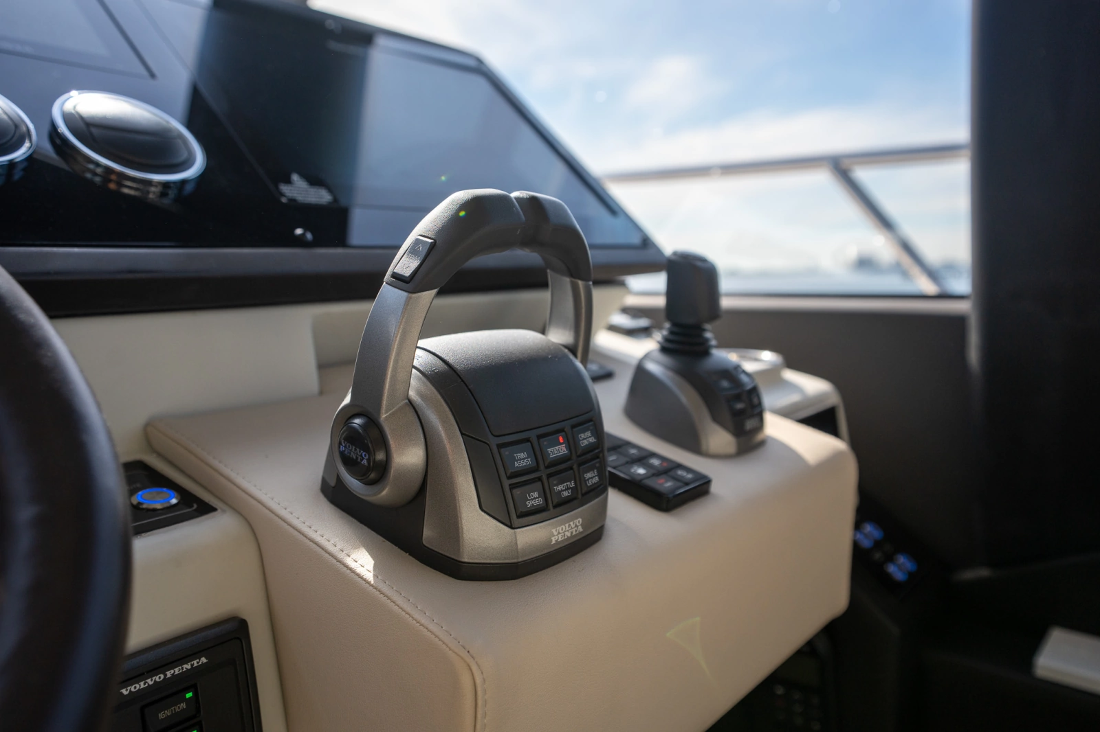 2022 Azimut S6