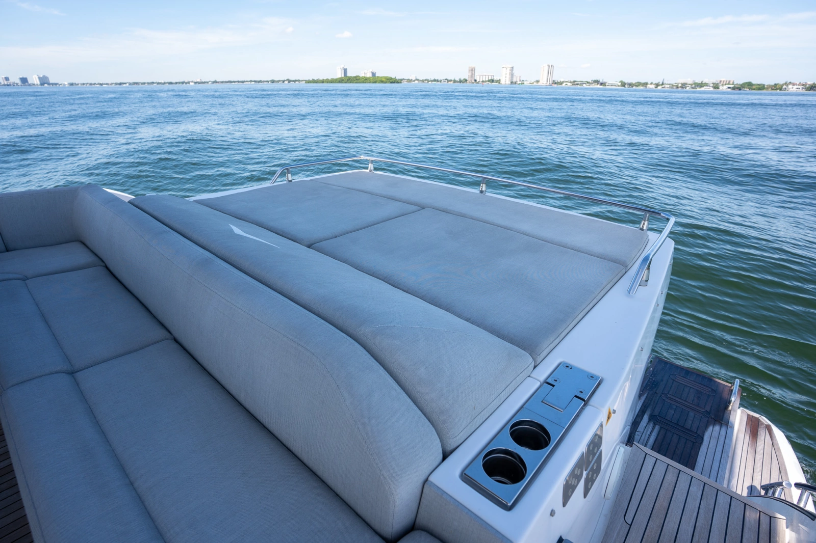 2022 Azimut S6