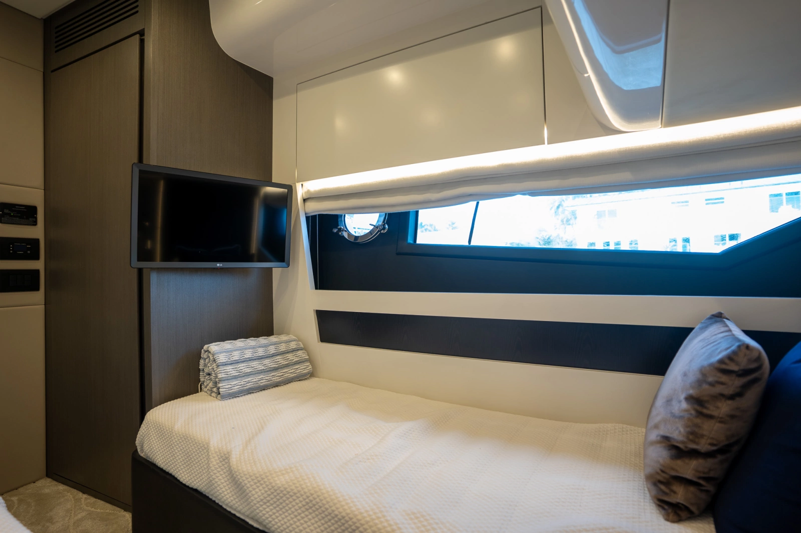2022 Azimut S6