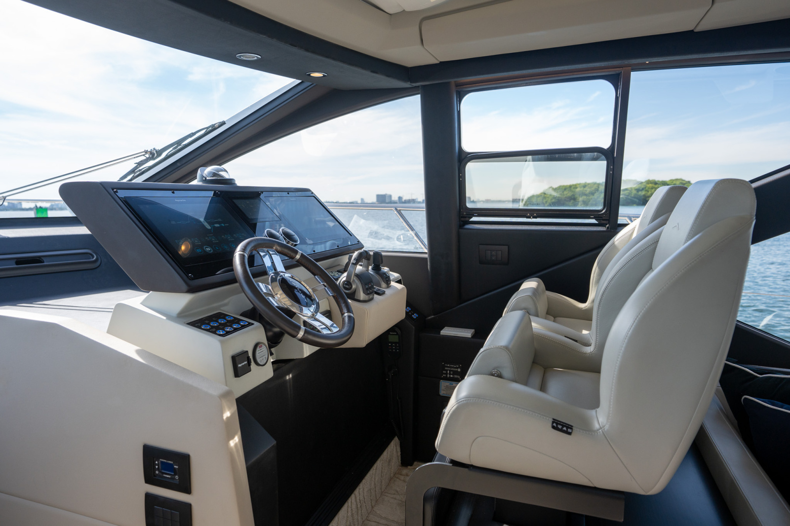 2022 Azimut S6