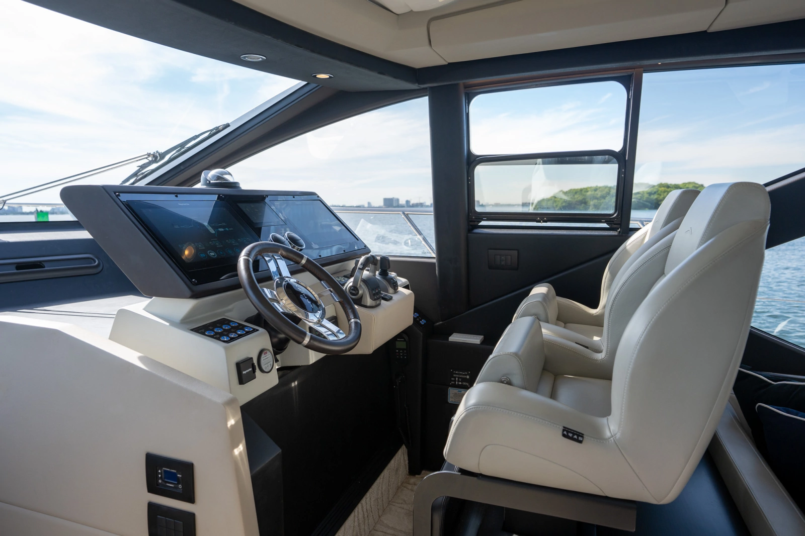 2022 Azimut S6
