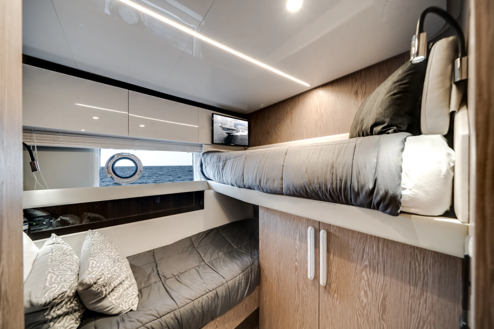 2019 Azimut S7