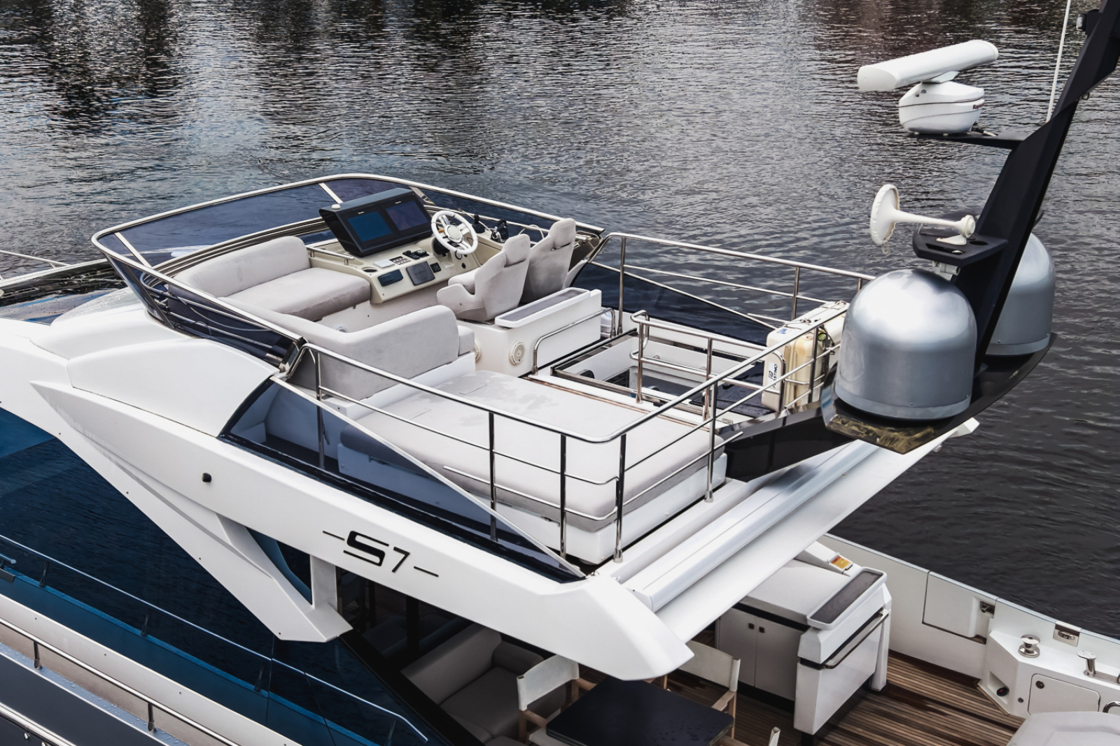 2019 Azimut S7