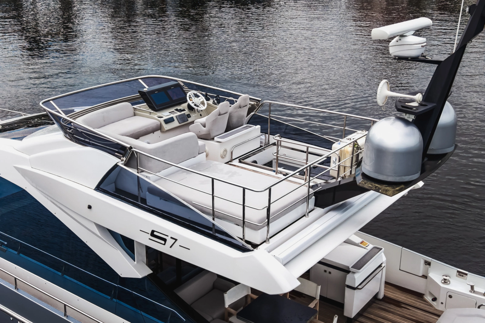 2019 Azimut S7