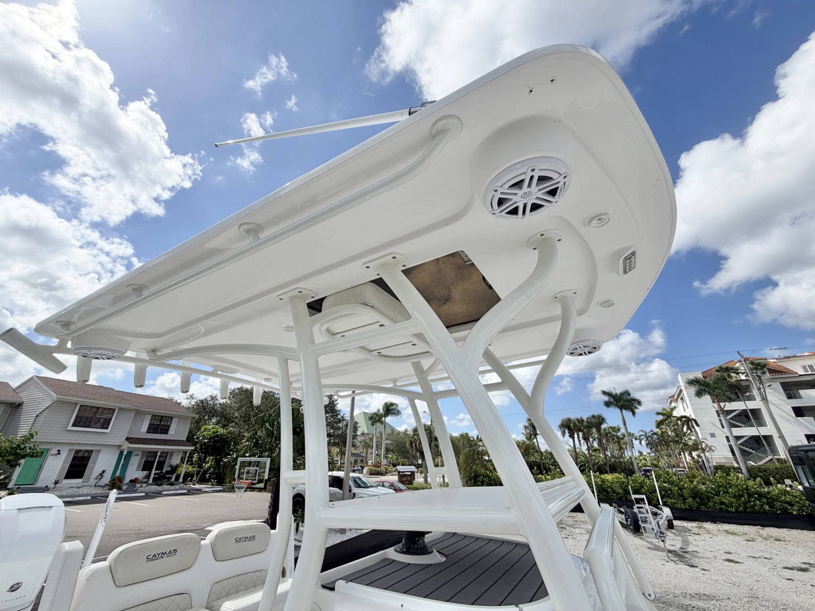 28ft Caymas Yacht For Sale