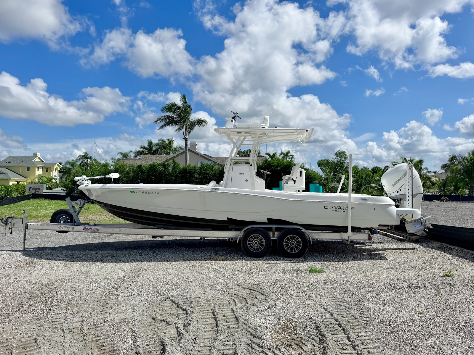 28ft Caymas Yacht For Sale