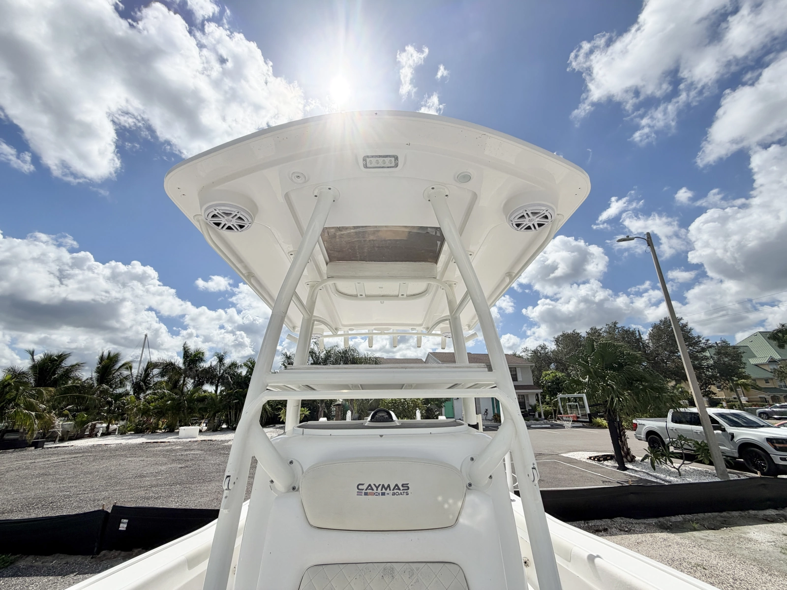 28ft Caymas Yacht For Sale