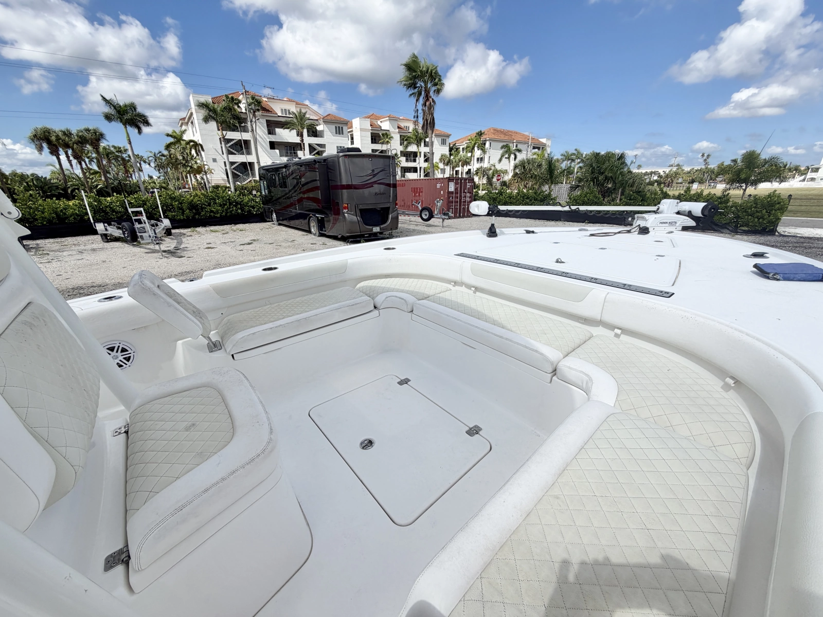 28ft Caymas Yacht For Sale