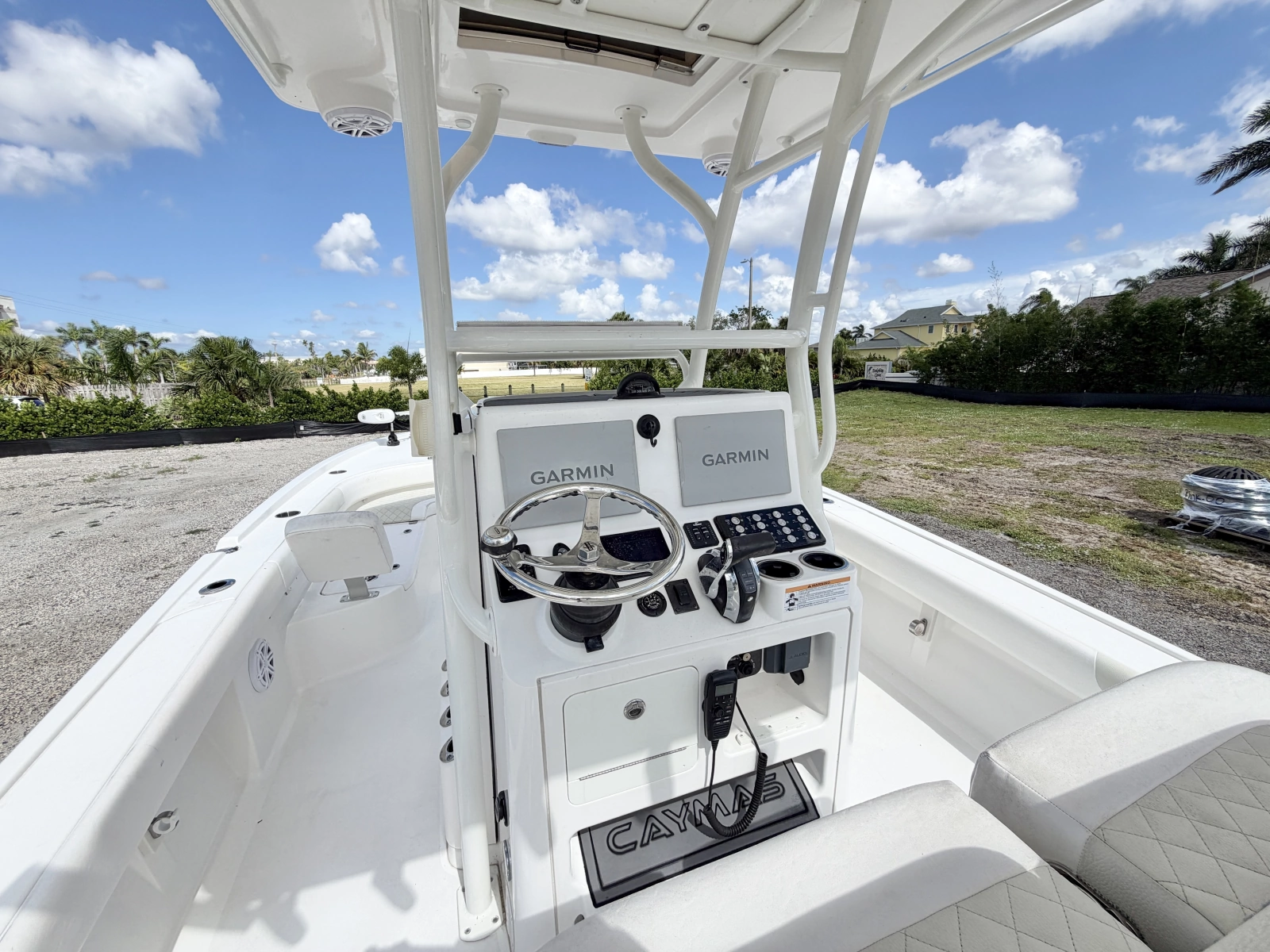 28ft Caymas Yacht For Sale